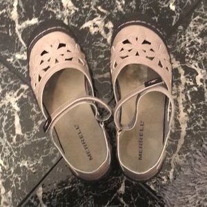 JBU sunflower Maryjane shoes.   Worn once.